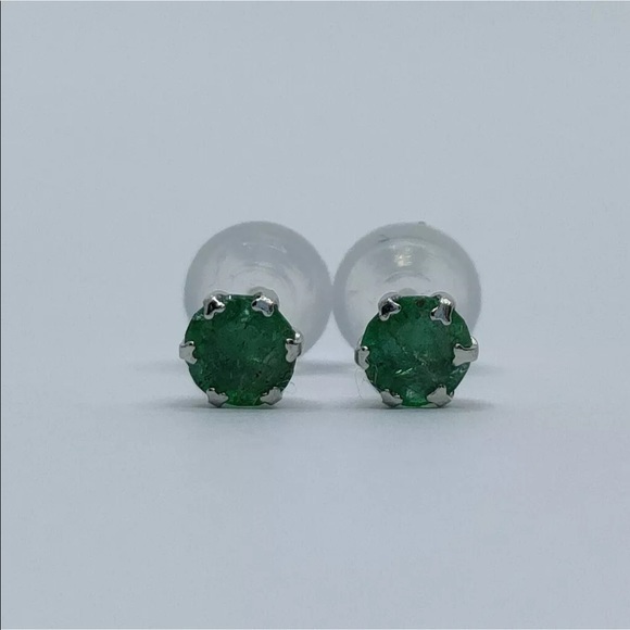 Emerald Earrings 0.10 ct - Picture 4 of 9